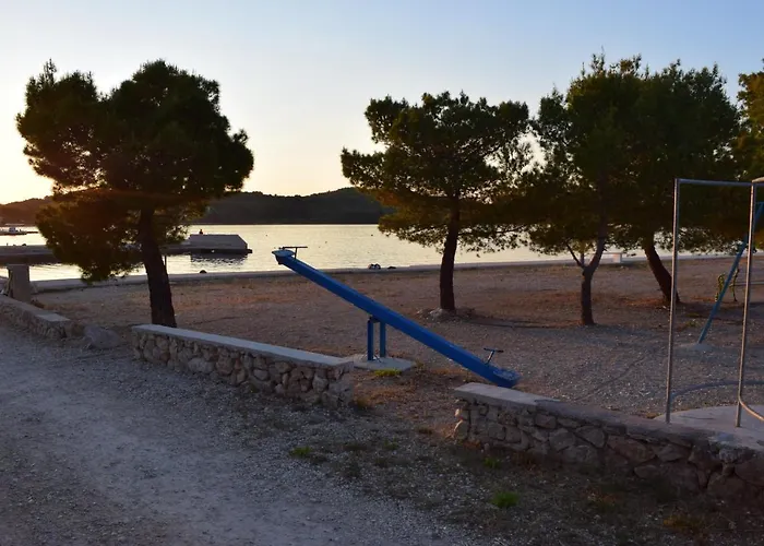 Jelenic アパート Ždrelac